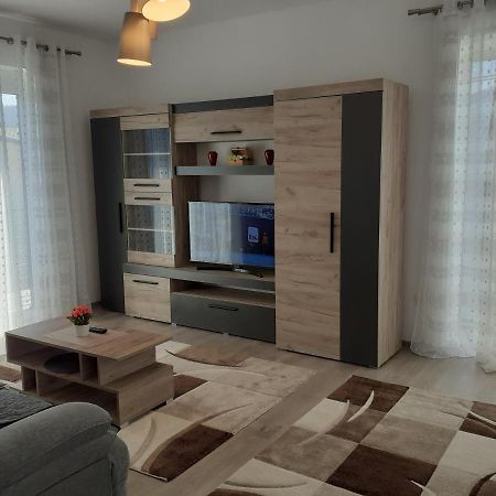 Sara Apartman Livezeni  Exteriér fotografie