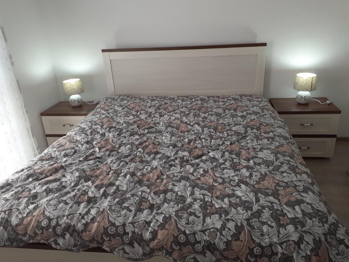 Sara Apartman Livezeni  Exteriér fotografie