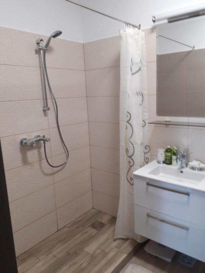 Sara Apartman Livezeni  Exteriér fotografie